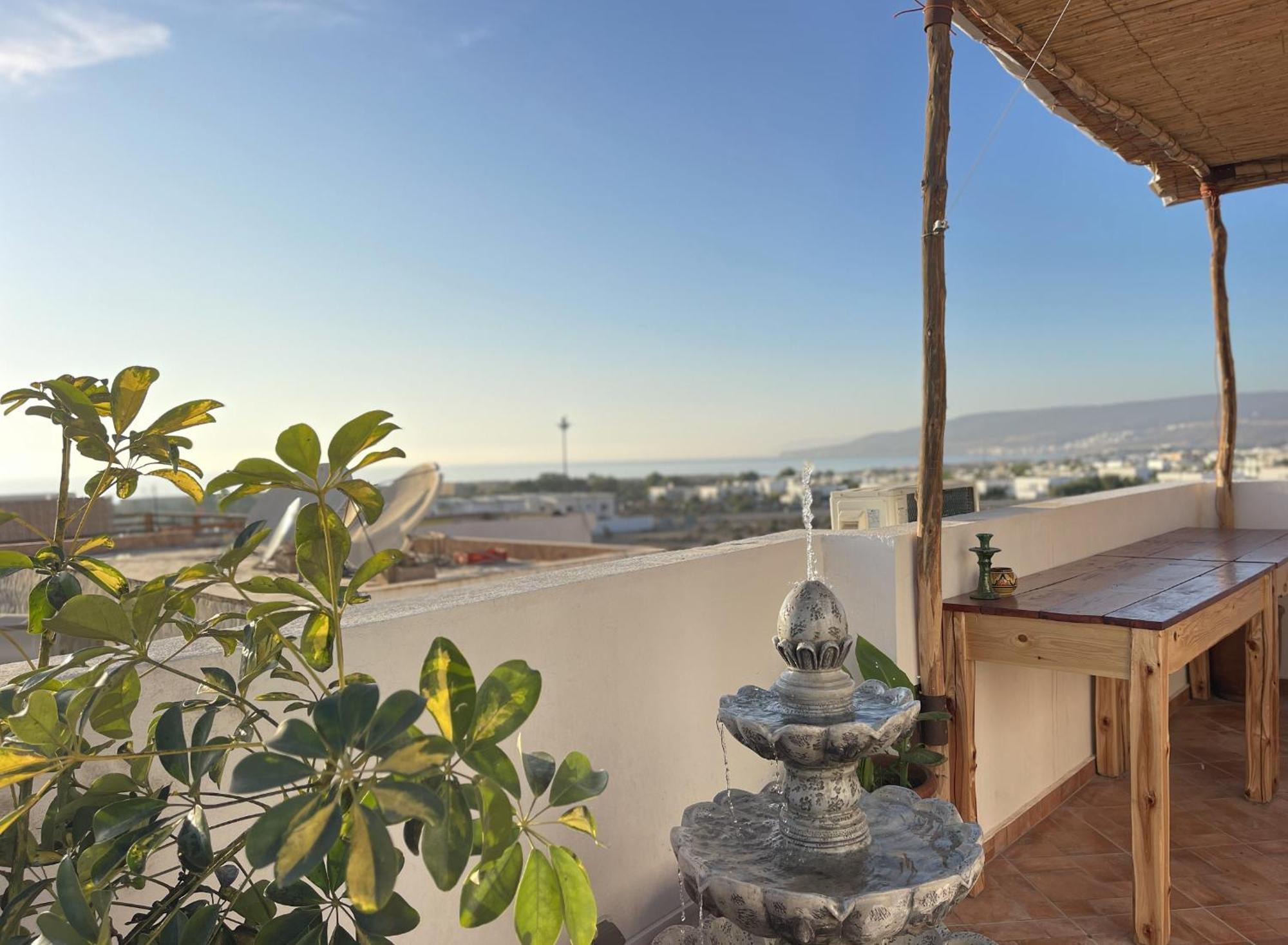 Mana Surf Experience Bed and Breakfast Tamraght Buitenkant foto